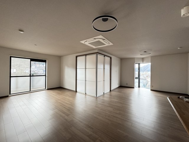 【居間・リビング】 | Mスタジアム | 照明は展示品です。