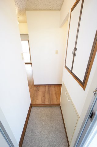 メゾン・コスモの玄関|当日の見学大歓迎！
※すべて反転タイプのお写真です