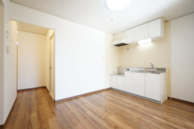 メゾン・コスモの居間・リビング|オンライン対能応可！
※すべて反転タイプのお写真です