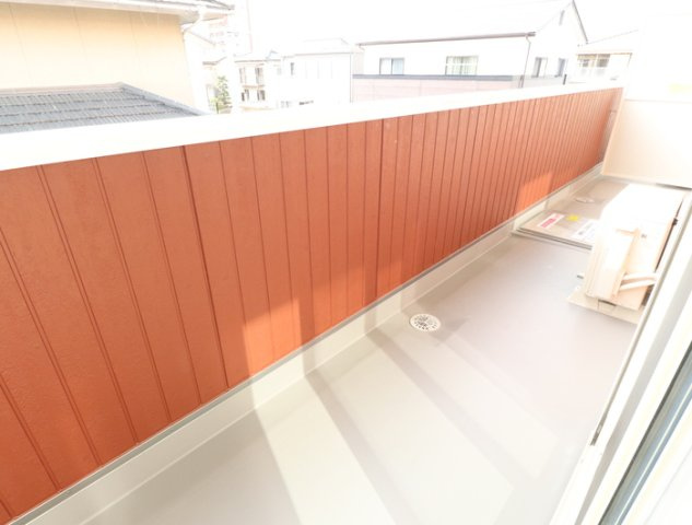 熊本市中央区出水６丁目のアパートのバルコニー