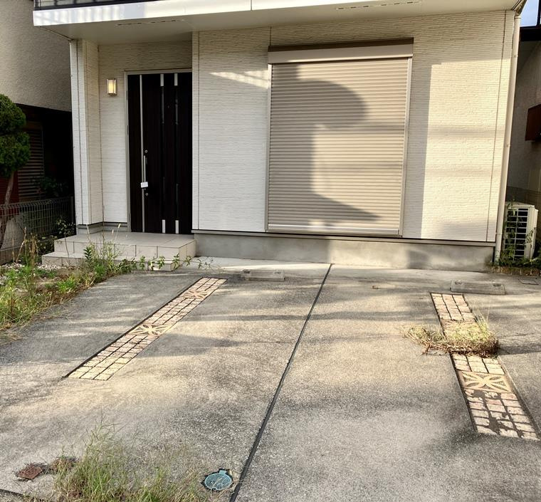 たちばな台戸建の駐車場