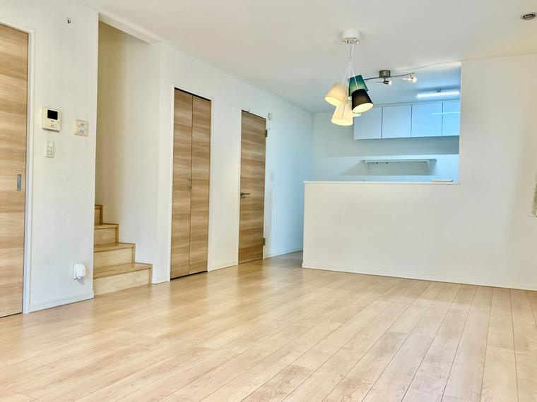 たちばな台戸建の居間・リビング