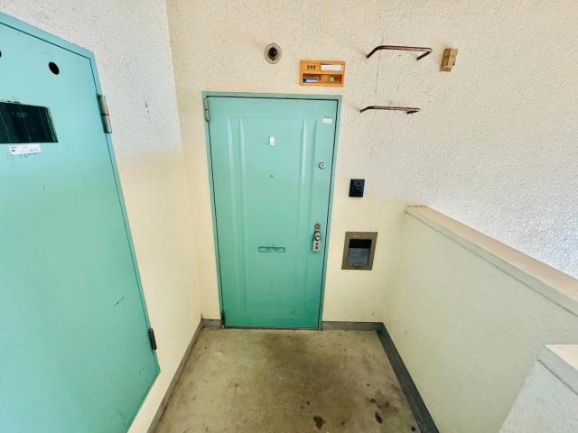 西新在家マンションのエントランス