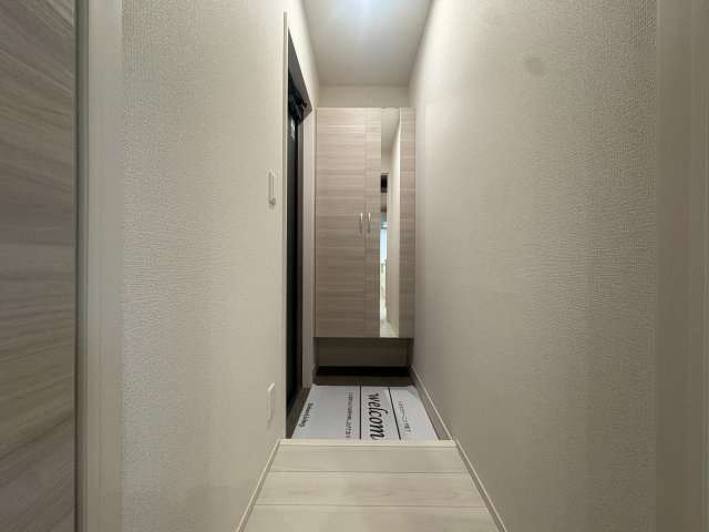 稲城市大丸のアパートの玄関