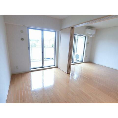 ピエス綱島の居間・リビング|使いやすい間取りのリビング♪