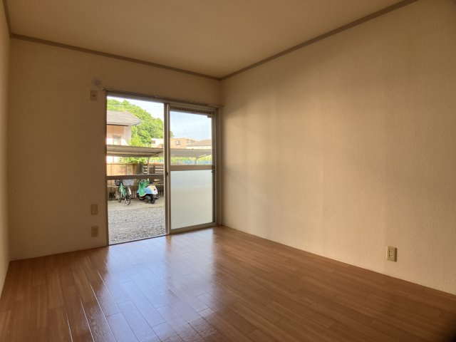 コーポ大野の洋室