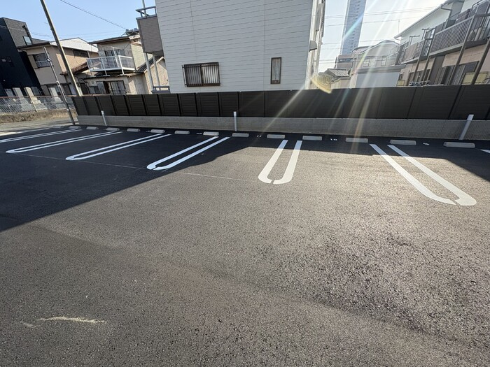 D-avance 柱六番町Ⅱの駐車場