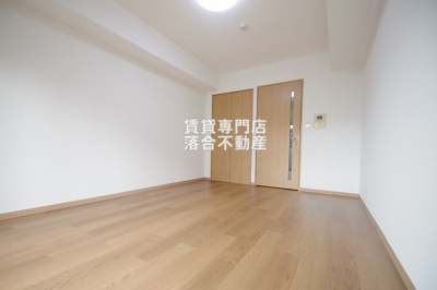 【寝室】 | アーバンフラッツ八王子みなみ野 | 開放感のあるお部屋