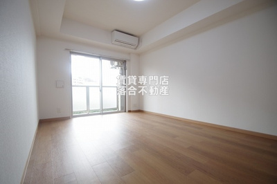 【居間・リビング】 | アーバンフラッツ八王子みなみ野 | 落ち着いた色調のお部屋♪