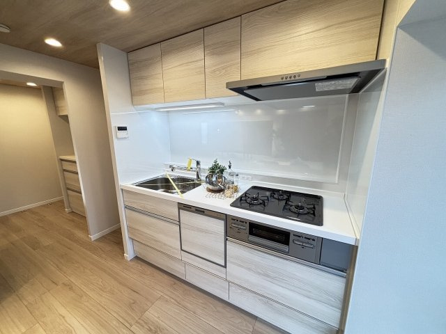 【居間・リビング】 | プリズンマンション | シックな雰囲気でまとめた11.9畳のリビングダイニング♪ダウンライトでおしゃれな雰囲気を演出し家族団らんのひと時を癒します♪