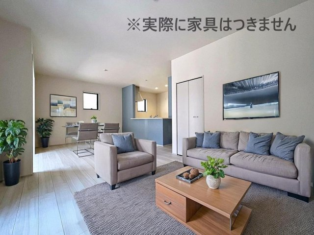 新築戸建・新築建売　福島市大森・太平寺　杉妻小・福島第一中の居間・リビング|画像はバーチャルホームステージングの加工による演出で、実際の家具は付きません。