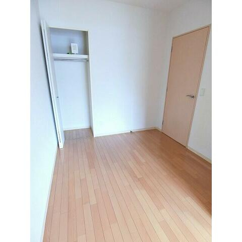 ピエス綱島の収納|ハンガーラック付きで楽々収納♪