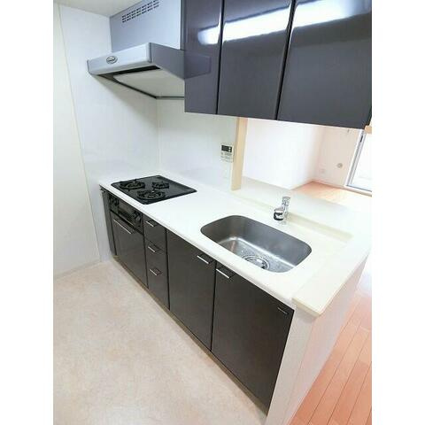 ピエス綱島のキッチン|便利な3口コンロキッチン♪