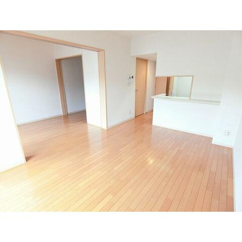 ピエス綱島の居間・リビング|使いやすい間取りのリビング♪