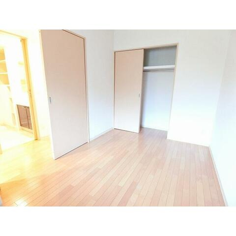 ピエス綱島の寝室|広々とした洋室♪