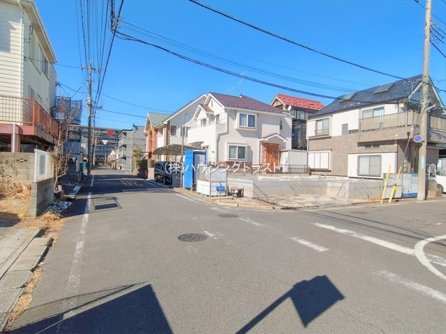 仲介手数料無料　リーブルガーデン所沢市榎町・新築全1棟の前面道路含む現地写真