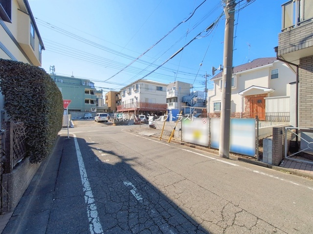 仲介手数料無料　リーブルガーデン所沢市榎町・新築全1棟の前面道路含む現地写真