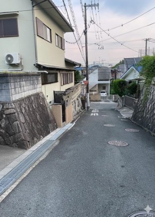 岡山東５丁目　中古一戸建ての前面道路含む現地写真|■物件内覧・資金計画相談・住宅ローン相談、リフォーム相談、お問合せ受付中■
※当日・翌日のご内覧、ご相談はお電話でのお問合せがスムーズです！