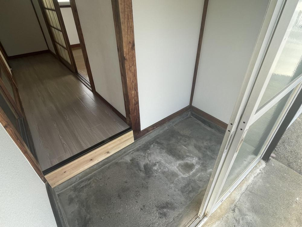 山藤住宅の玄関