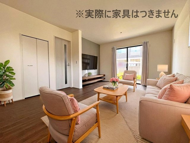 新築戸建・新築建売　福島市大森・太平寺　杉妻小・福島第一中の居間・リビング|画像はバーチャルホームステージングの加工による演出で、実際の家具は付きません。