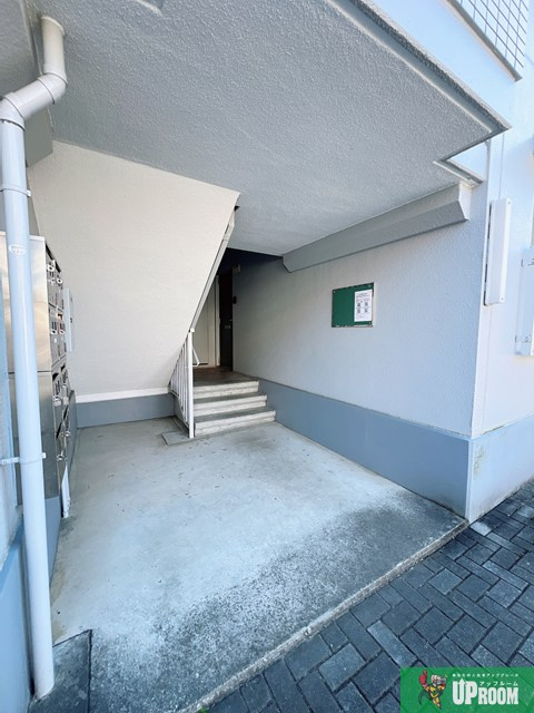 ハイツイヤサカのエントランス