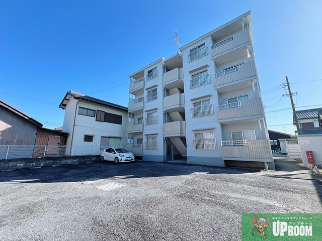 ハイツイヤサカの駐車場