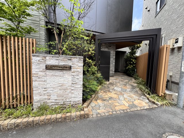 ウィンメゾン船橋伍号館のエントランス