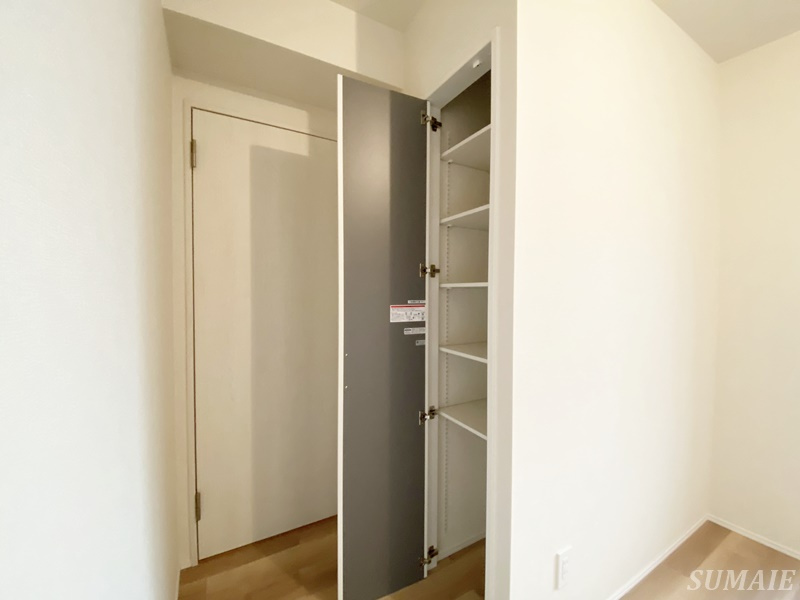 ステラメゾン田端の収納|洋室5.4帖の収納です☆