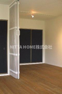 バウハウスⅡの内装|こちらの洋室は13.6帖です◎