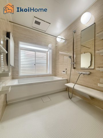 神戸市西区月が丘3丁目　中古戸建の浴室|【ホームページに現地動画掲載中】●年中無休：当日予約可●お風呂は大きな鏡も付いています！