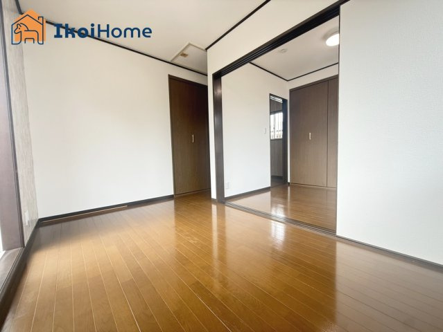 神戸市西区月が丘3丁目　中古戸建の子供部屋|【ホームページに現地動画掲載中】●年中無休：当日予約可●洋室には大きな収納あり！