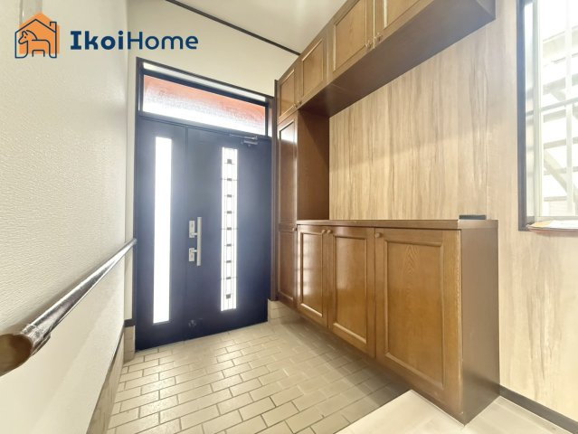 神戸市西区月が丘3丁目　中古戸建の玄関|【ホームページに現地動画掲載中】●年中無休：当日予約可●大きな靴箱が付いています。