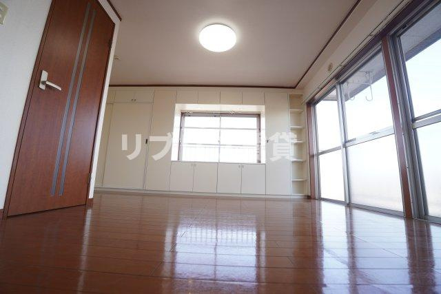 ヒルズ隆昌の居間・リビング