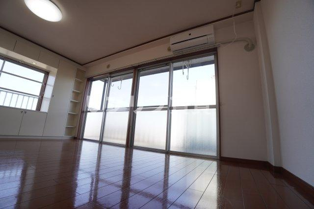 ヒルズ隆昌の居間・リビング