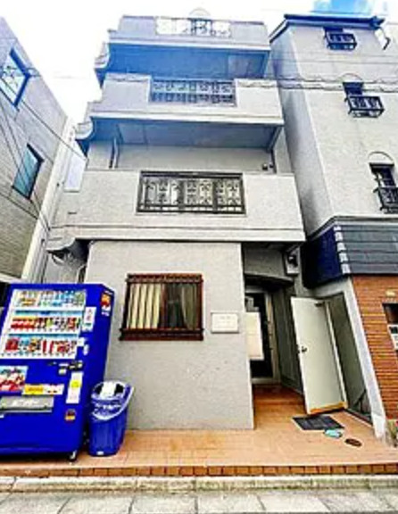 レイクサイド湯島のエントランス