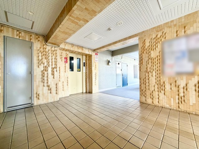 ユーハウス長久手のエントランス|エントランス(中)