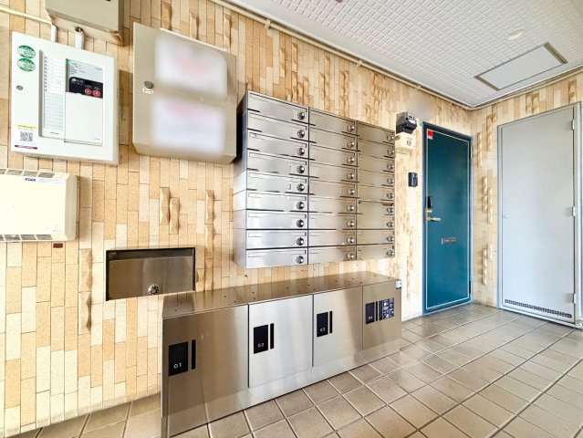 ユーハウス長久手の設備|集合ポスト・宅配BOX