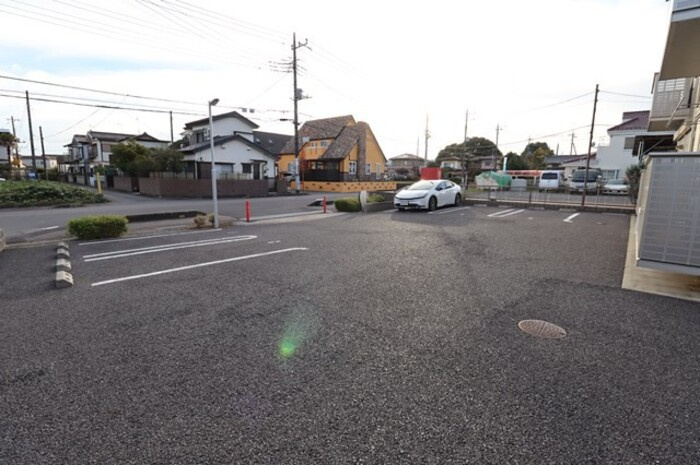 セレシェイラBの駐車場|車をお持ちの方に嬉しい駐車場付きの物件です