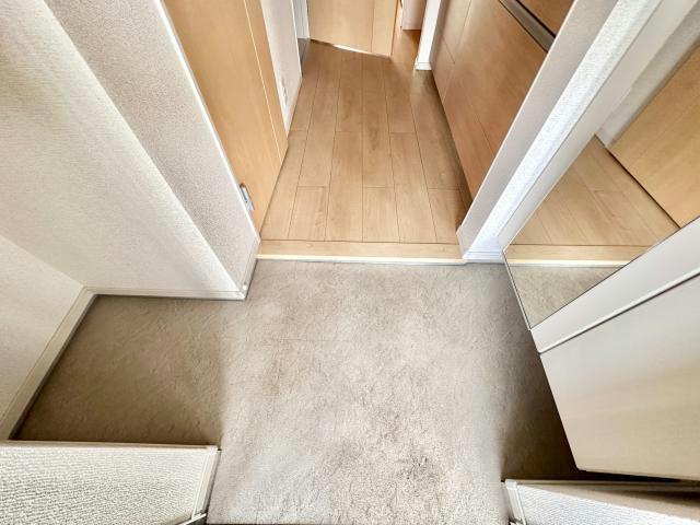 メゾンサンライズの玄関