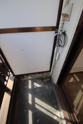 【設備】 | ウィル久保 | 室外洗濯機置き場