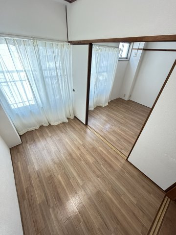 大建ビルの寝室