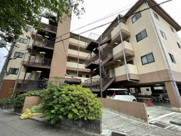 屋根付き駐輪場・バイク置き場あります♪