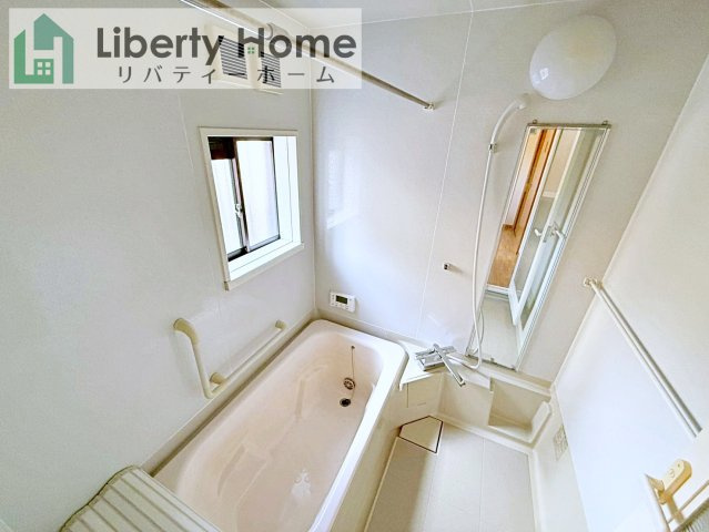 石岡市柿岡　中古戸建の浴室