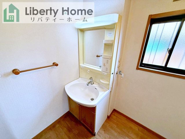石岡市柿岡　中古戸建の独立洗面台