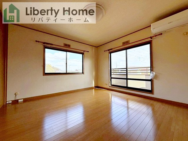 石岡市柿岡　中古戸建の洋室