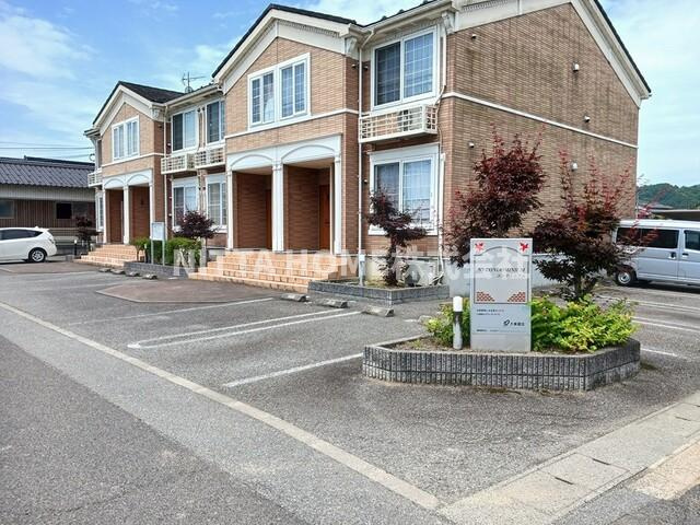 Ｎ３ーコンドミニアムの駐車場|敷地内に駐車場も完備！