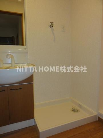 グランベルⅡの洗面所|室内洗濯機置き場も完備◎