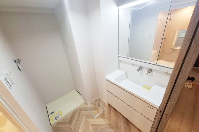 ユニライフ泉北深井駅前の独立洗面台