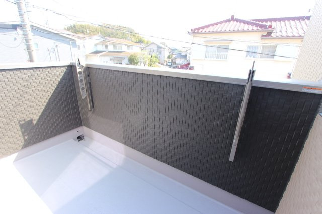 緑区姥子山KODATEXⅤのバルコニー|写真はイメージです。
色仕様は現状優先となります。