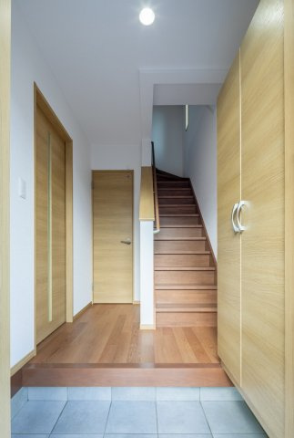 緑区姥子山KODATEXⅤの玄関|写真はイメージです。
色仕様は現状優先となります。